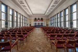 EKSKURSIJA PO LIETUVOS KARININKŲ RAMOVĖS REPREZENTACINIUS RŪMUS didzioji sale (1)